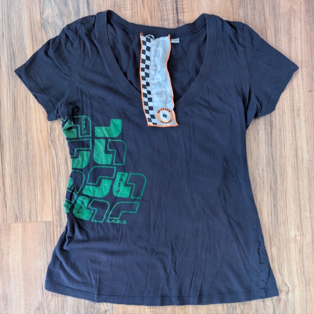 L.A.M.B Spring 2008 Graphic T-shirt M Navy V Neck